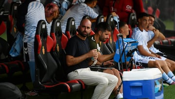 El entrenador Claudio Giráldez, en el banquillo de Son Moix durante el partido entre el Mallorca y el Celta.