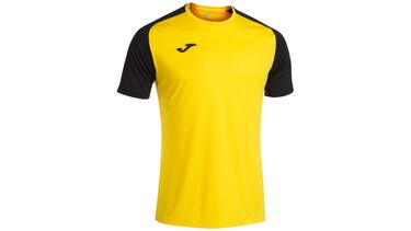La camiseta de Joma para hombre que es cómoda y transpirable