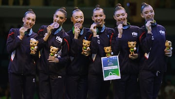 Las gimnastas españolas celebran el bronce en los Mundiales de Brasil.