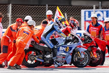  Los hermanos Márquez celebran su primer y segundo puesto en el Gran Premio de Cataluña.

