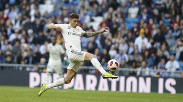 El jugador del Real Madrid Javi Sánchez marca el 3-0 al Melilla.