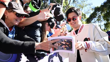 El primer piloto chino de la historia de la F1 se encuentra actualmente en el rol de piloto reserva en la Scuderia Ferrari. Pese a que sus años con el equipo Sauber no fueron brillantes, Zhou es un gran activo para el marketing en Asia. Además, uno de sus representantes es Graeme Lowdon, el Director del equipo Cadillac, lo que le acerca bastante al equipo norteamericano.