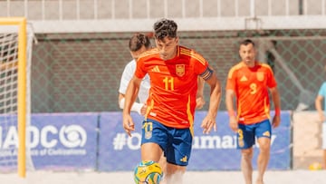 España sigue firme e invicta