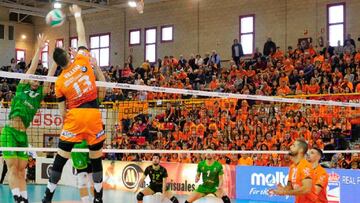 CV Teruel reina en Soria y en el voleibol español