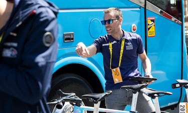 Aragonés, el español que arbitra y revisa en el Tour