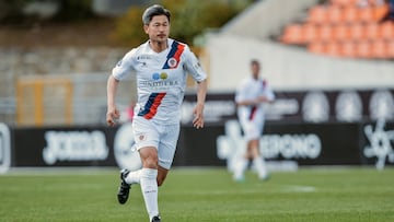 Miura, el jugador más veterano del mundo, debuta en Portugal