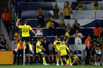 Tras el gol en el descuento de su delantero estrella, Hany Mukhtar, la plantilla del Nashville celebro la victoria por 1-0 con el gesto 'gamer' característico de Jota.