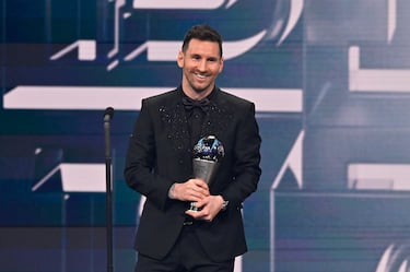 1. Lionel Messi (Paris Saint-Germain F. C.) | 2. Kylian Mbappé (Paris Saint-Germain F. C.)  | 3. Karim Benzema (Real Madrid C. F.)