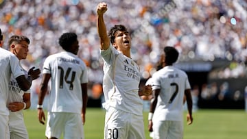 05/07/25 MUNDIALITO MUNDIAL DE CLUBES EEUU 2025
PARTIDO CUARTOS REAL MADRID - BORUSSIA DORTMUND
ALEGRIA GOL 1-0 GONZALO GARCIA