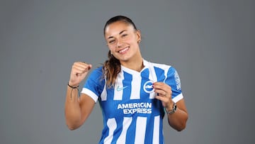 Nuevo talento a la fuga: Carla Camacho firma por el Brighton