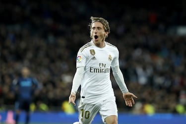 Sin el croata también es difícil entender el éxito del Real Madrid en la última década. En el Bernabéu encontró la madurez y el reconocimiento total a su juego después de fraguarse en el Tottenham y el Dinamo de Zagreb. Sus mejores días pueden parecer pasados pero le quedan minutos de muchísima calidad. Su Mundial le valió para romper la hegemonía Messi-Cristiano en el Balón de Oro. También acabó con la maldición del 10 en el Real Madrid. Palmarés: Cuatro Champions League, una Liga, una Copa del Rey, tres Ligas croatas, dos Copas croatas, cuatro Mundiales de clubes, tres Supercopas de Europa, tres Supercopas de España.