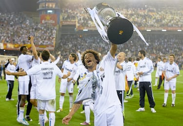 Marcelo tiene en su palmarés dos Copas del Rey con el Real Madrid: 2011 (en la foto) y 2014. 