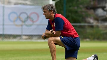 Santi Denia, en un entrenamiento de la Selección (EFE).
