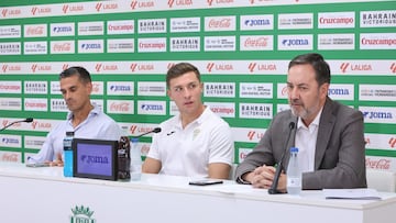 Monterrubio, CEO del Córdoba, interviene en la presentación de Del Moral.