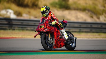 Álvaro Bautista, en los test de SBK en Aragón.