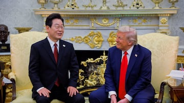 U.S. President Donald Trump meets with South Korean President Lee Jae Myung at the Oval Office, at the White House, in Washington, D.C., U.S., August 25, 2025. REUTERS/Brian Snyder