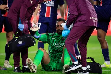 Wilfried Singo jugador del Mónaco golpeó con la bota el rostro de Donnarumma, el guardameta italiano fue atendido en el terreno de juego y no pudo continuar en el terreno de juego.