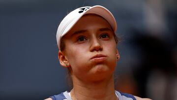 La tenista kazaja Elena Rybakina, durante su partido ante Yulia Putintseva en el Madrid Open.