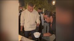Kylian Mbappé pasó por el restaurante de Salt Bae