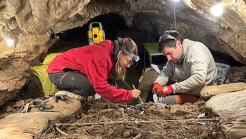Trabajos de excavación arqueológica durante el mes de junio en el yacimiento del Roc de les Orenetes (Queralbs, Ripollès).