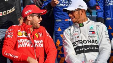 Vettel y Hamilton en la foto inaugural de la temporada 2019.