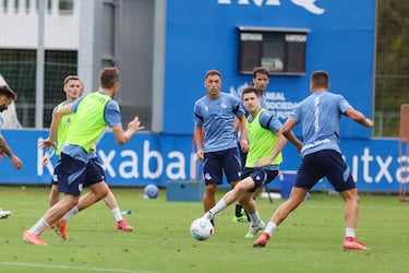 Una despedida, una sorpresa y un susto, en el segundo día de pretemporada 