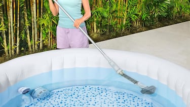 Ni hojas ni insectos: este aspirador limpiafondos para piscinas elimina la suciedad sin esfuerzo con su potencia de succión
