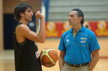 El primer torneo de Scariolo como seleccionador fue el Eurobasket de Polonia 2009. El grupo, liderado por los Gasol, Rudy Fernández, un adolescente Ricky Rubio, tenía ganas de este torneo tras perder la final del Eurobasket 2007 que se disputó en España dos años antes.