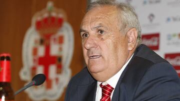 Alfonso García durante una conferencia de prensa.