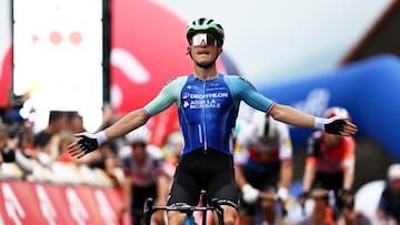 Paul Lapeira domina la segunda etapa y asalta el maillot amarillo