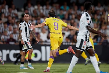 Este año está de dulce y en este segundo partido de la temporada hizo un gol de killer, lo que es. Si sigue viendo puerta el Valladolid aspira a cosas grandes esta campaña.