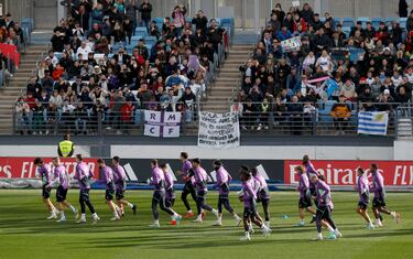 El estadio Alfredo Di Stéfano vivió una gran fiesta de madridismo con el entrenamiento abierto para los socios con entrada, que disfrutaron del equipo en el segundo día del 2023.