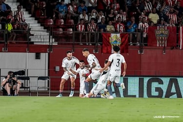El jugador del equipo albaceteño demostró ser de los más listos de la clase. No se había cumplido el primer minuto y llegó al área para hacer el primero del partido.