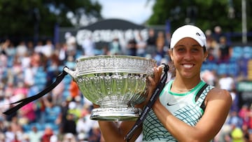 Madison Keys, con el trofeo tras ganar a Daria Kasatkina.