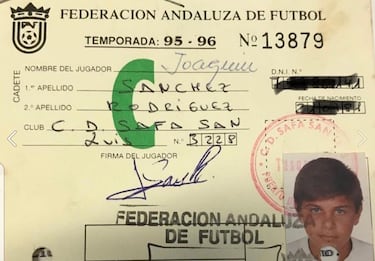 El joven Joaquín se inició en el fútbol en la ciudad que le vio nacer, Puerto de Santa María, Cádiz, en la imagen su ficha federativa como jugador del Safa San Luis, club en el que estuvo hasta que le fichó el Betis para jugar en juveniles.