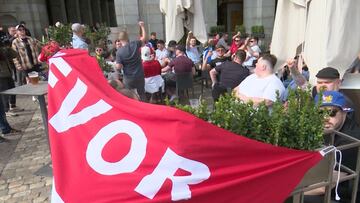 Los hinchas del Manchester United inundan la Plaza Mayor entre cánticos