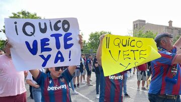 El levantinismo protesta contra la gestión de Quico Catalán