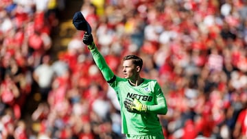 LONDON (United Kingdom), 10/08/2025.- Dean Henderson of Crystal Palace reacts after saving a goal during the penalty shoot-outs of the FA Community Shield match between Crystal Palace and Liverpool at the Wembley Stadium in London, Great Britain, 10 August 2025. (Gran Bretaña, Reino Unido, Londres) EFE/EPA/TOLGA AKMEN