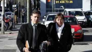 Llegada a los juzgados de Eufemiano Fuentes y su hermana.