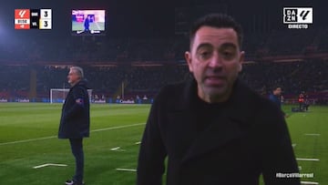Xavi mira a la cámara y se queja del arbitraje: “Es una vergüenza”