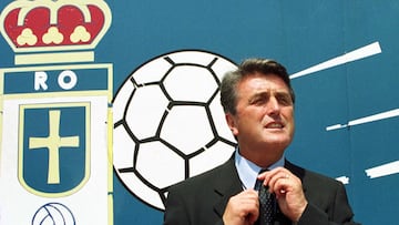 Tras su paso por el conjunto blanco, Antic llegaría a Oviedo, donde estaría dos temporadas y media. Sustituyó a Jabo Irureta en el banquillo carbayón.