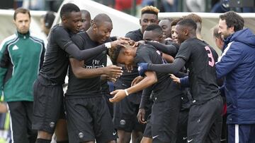 Los jugadores del PSG celebran un gol.