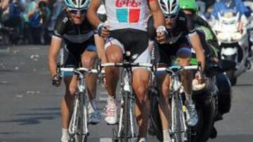 <b>SOBRADÍSIMO. </b>Philippe Gilbert superó a los hermanos Schleck en el sprint sin ningún problema.