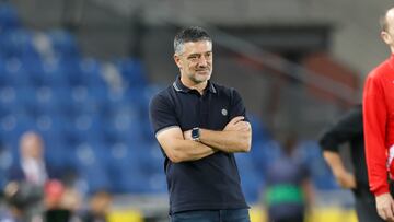 El entrenador de Las Palmas, García Pimienta, durante el partido de LaLiga EA Sports contra el Celta.