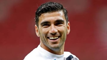 José Antonio Reyes sonriendo durante un entrenamiento.
