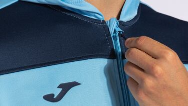 ¿Buscas chándal para la primavera? Este de Joma es ligero y fresco