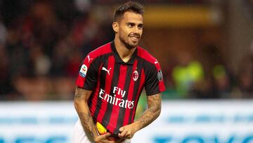 Suso, del Milán, celebra después de anotar la ventaja de 1-0 durante el partido de fútbol de la Serie A de Italia entre el AC Milan y el Génova CFC.