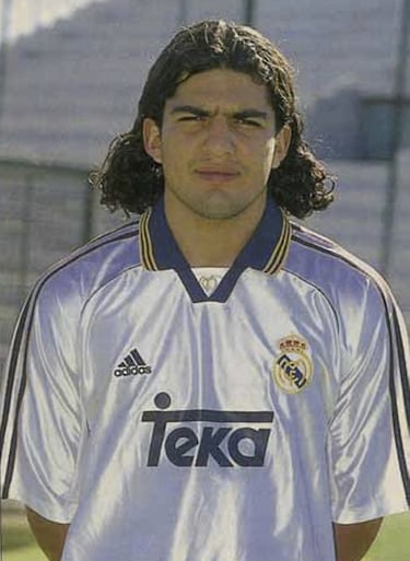 Llegó en 1998 procedente del Atalanta. Solo estuvo una temporada en el Real Madrid en la que marcó un único gol, pero no en partido oficial, ya que nunca llegó a jugar uno. Hizo la pretemporada con el club blanco, pero el entrenador Guus Hiddink no contaba con él, por lo que fue cedido al Racing de Santander.