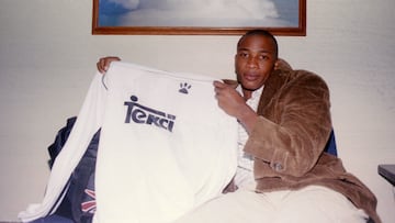 CONGO FUTBOLISTA CON LA CAMISETA DEL R. MADRID