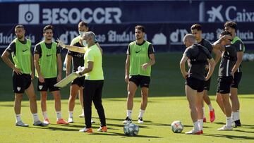 Pellicer y varios de sus jugadores, esta semana durante un entrenamiento.